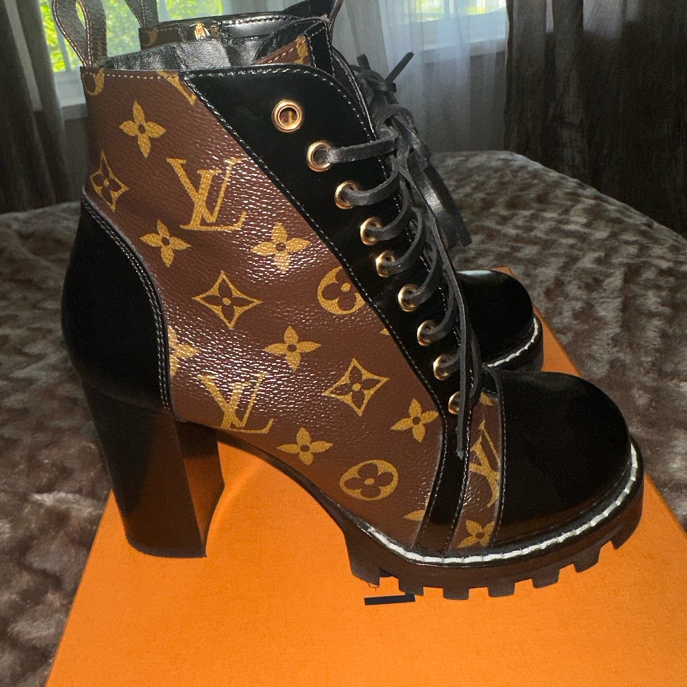 Louis Vuitton Star Trail Ankle Boot size 39